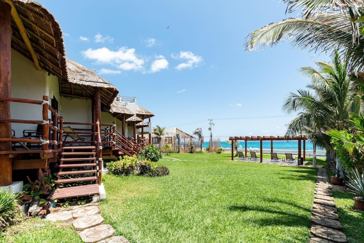 Villa With Ocean View, Pool, Restaurant And Rooftop Isla Mujeres Exterior photo