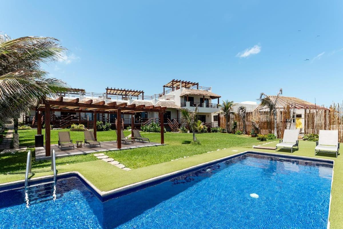 Villa With Ocean View, Pool, Restaurant And Rooftop Isla Mujeres Exterior photo